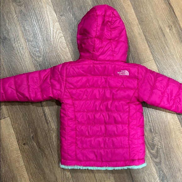 The North Face Reversible Hood Puffer Fluffy Fuzzy Jacket Coat Toddler Fushia - Picture 9 of 16